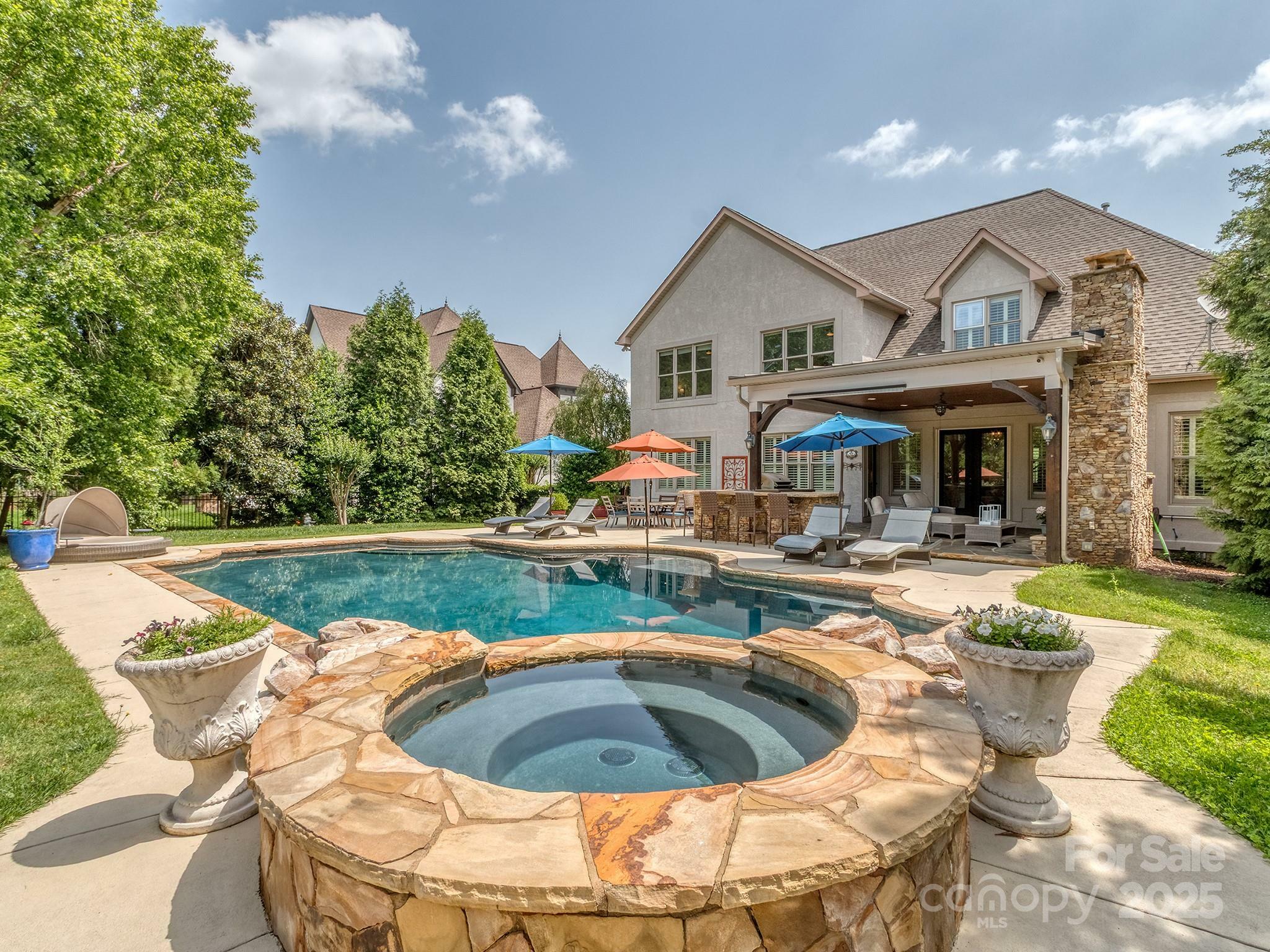 Property Photo: 1404 Lookout Circle NC 28173