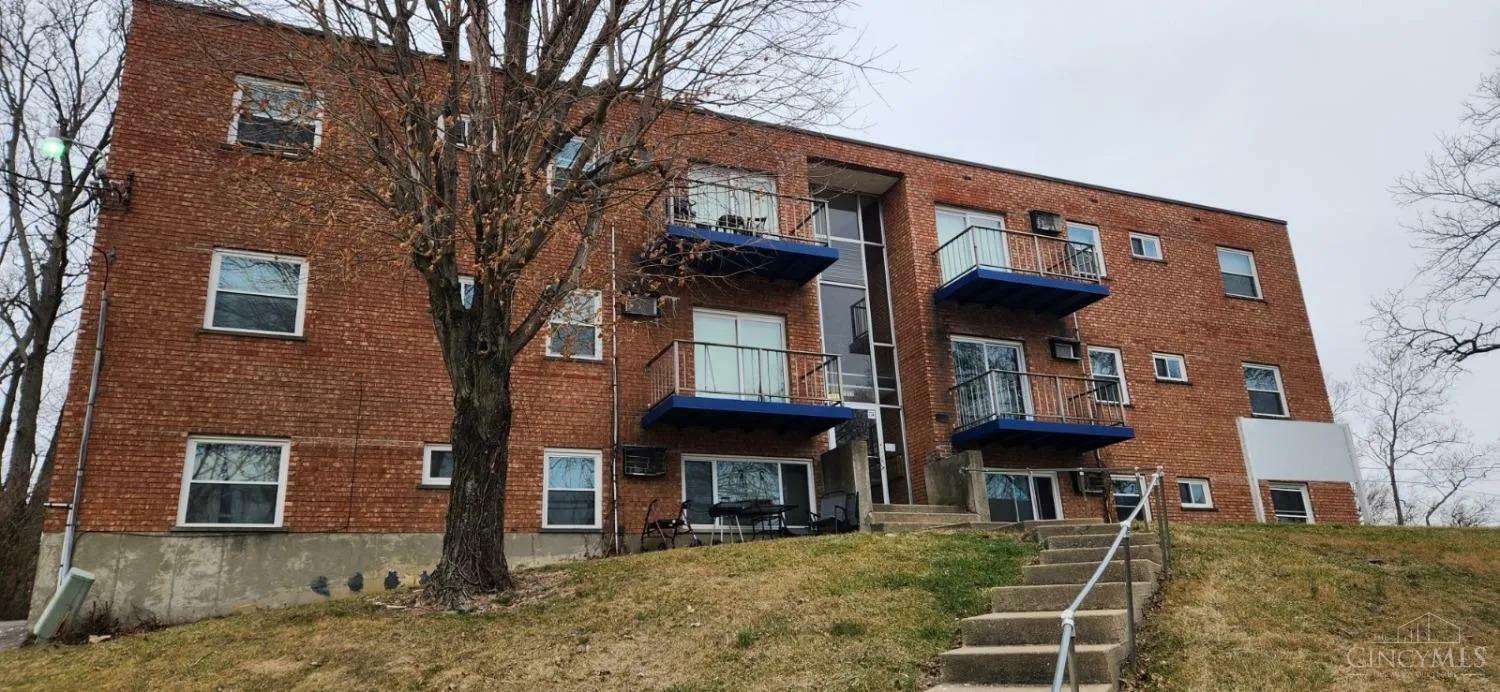 2332 Iroll Avenue  Cincinnati OH 45225 photo