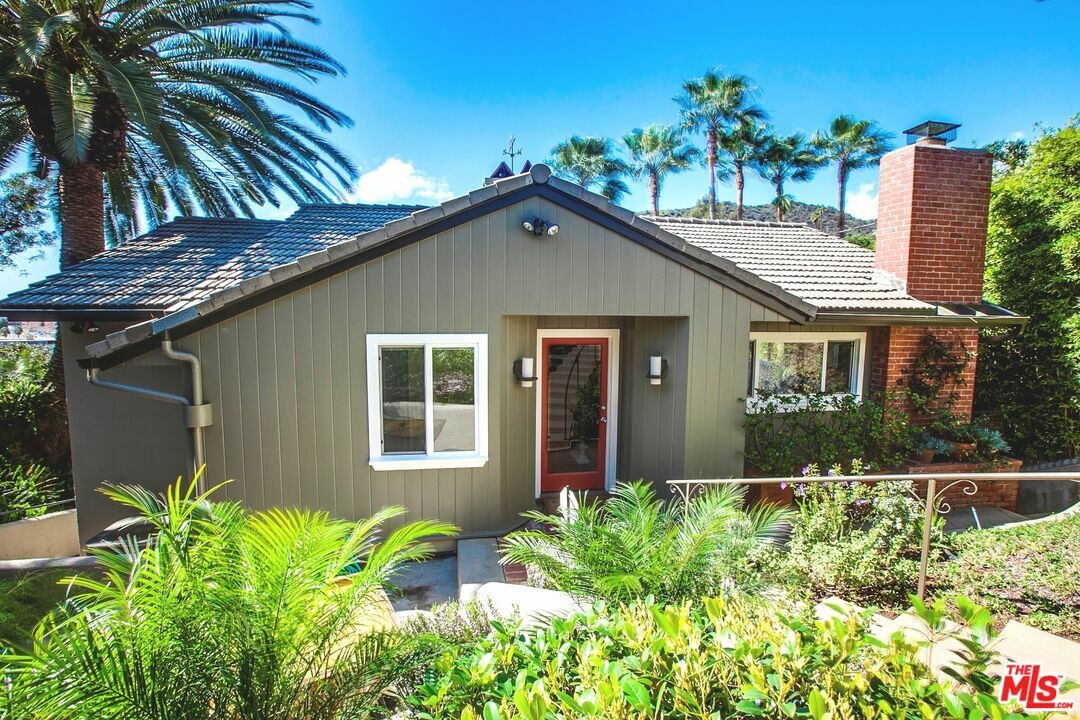 2001 N Sycamore Ave  Los Angeles CA 90068 photo