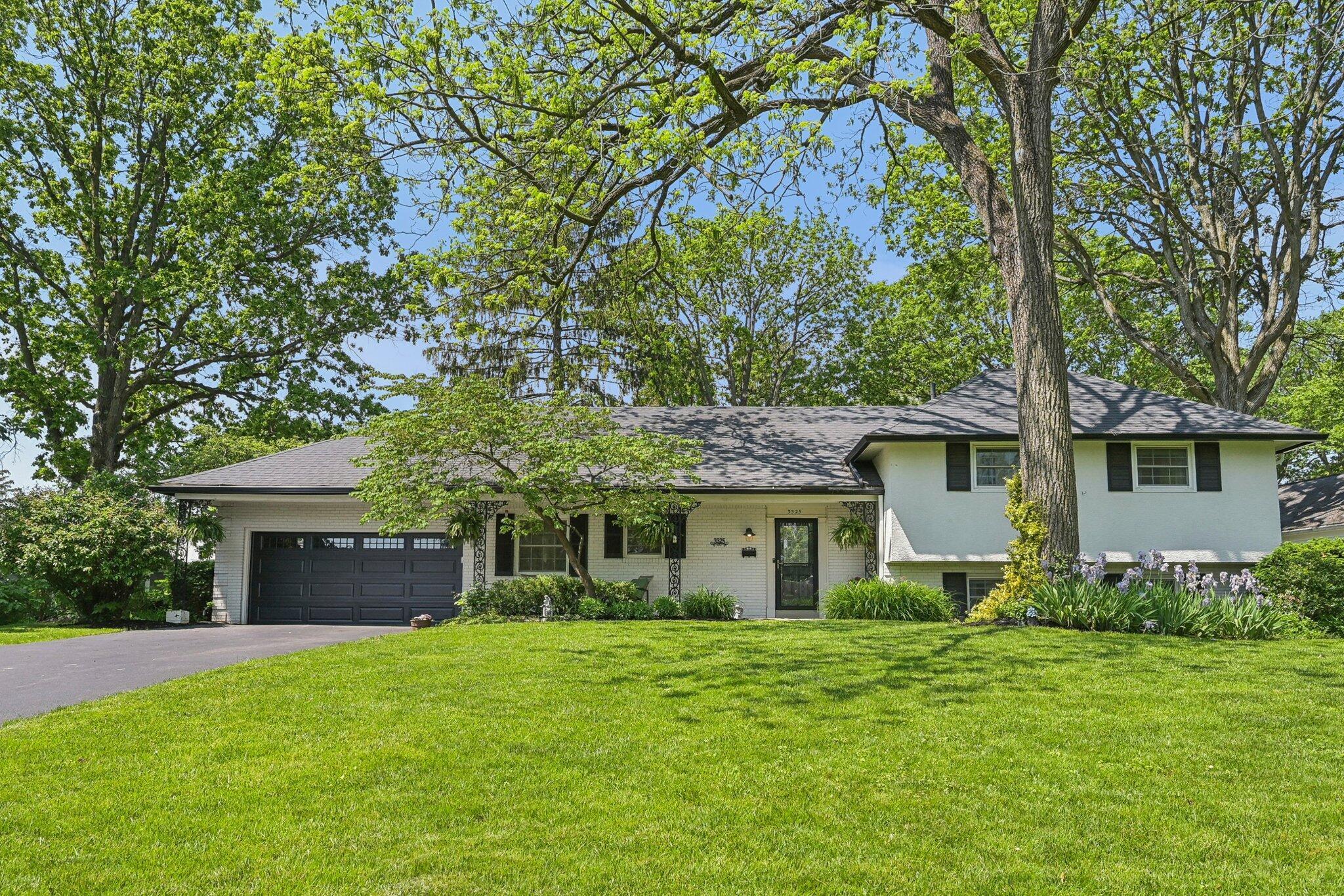 Property Photo: 3325 Westbury Drive OH 43221