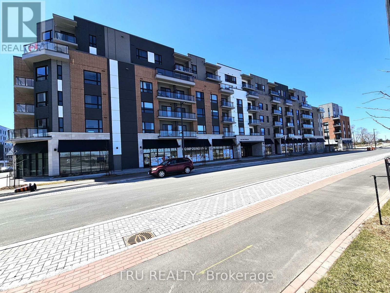 Property Photo: 1350 Hemlock Road 608 ON K1K 5C2
