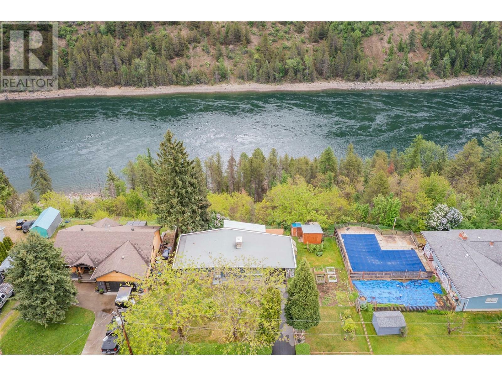 Photo de la propriété: 435 104th Street BC V1N 3G6