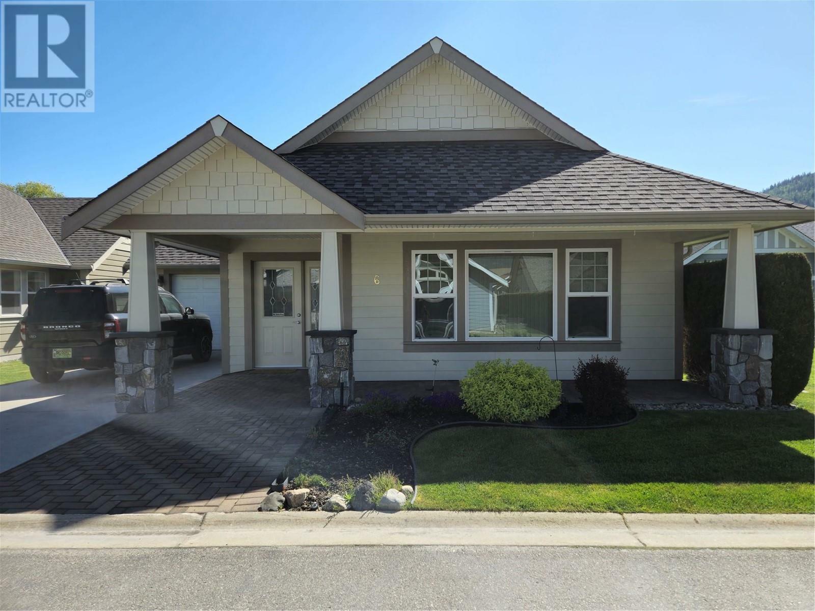 Property Photo: 1231 10 Street Southwest 6 BC V1E 0A5