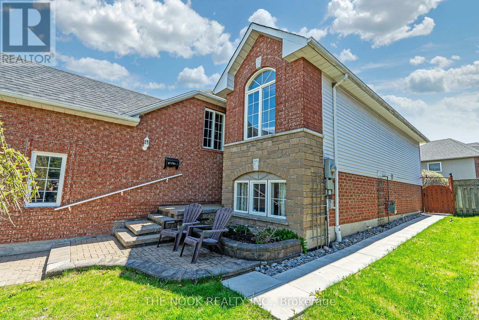 Property Photo: 54 Abernethy Crescent ON L1C 4Z1
