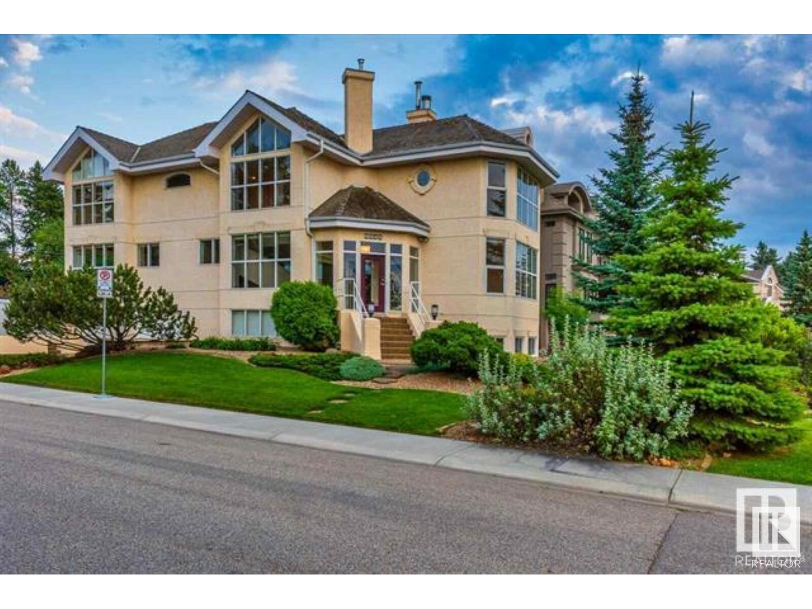 Photo de la propriété: 9045 Saskatchewan Dr NW AB T6G 2B2