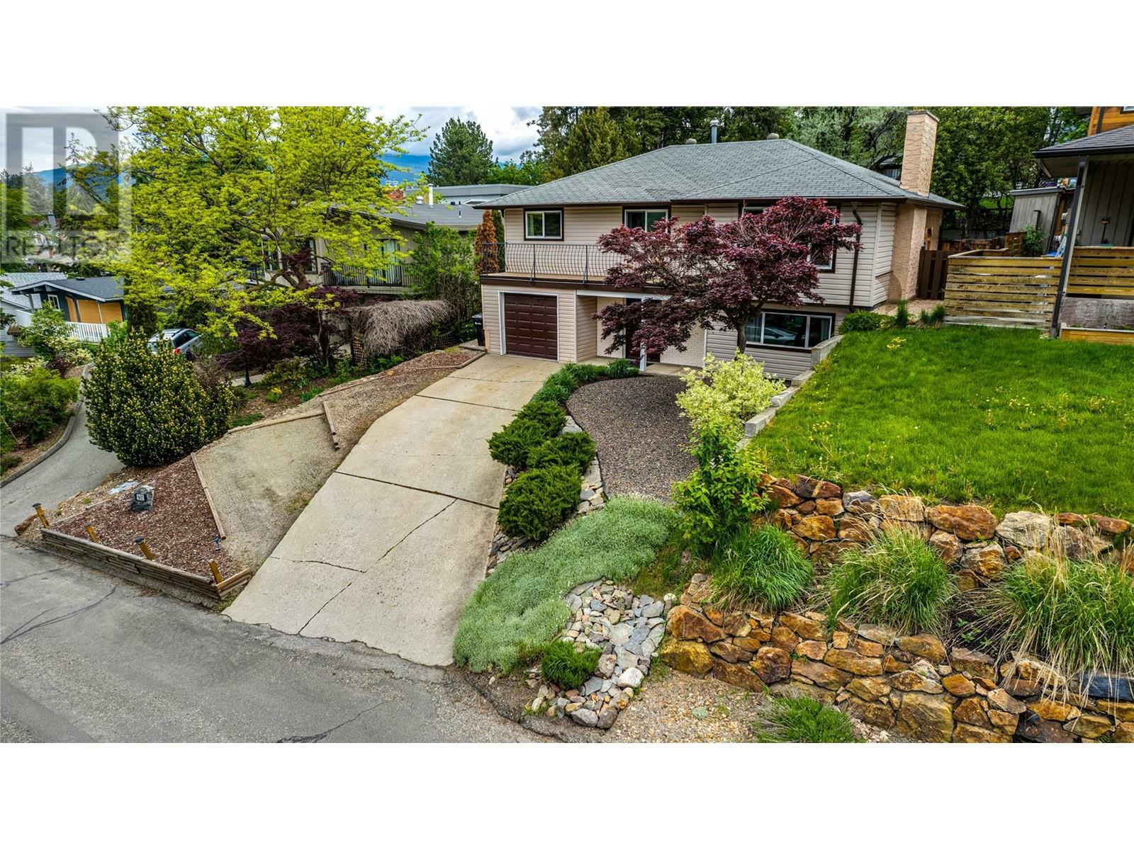Property Photo: 3911 15 Street BC V1T 7S4