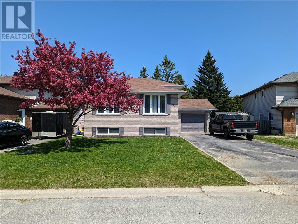 14 Chantal Crescent  Garon ON P3L 1B6 photo