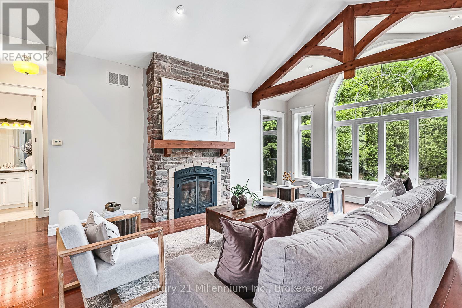 Photo de la propriété: 112 Cortina Crescent ON L9Y 0S9