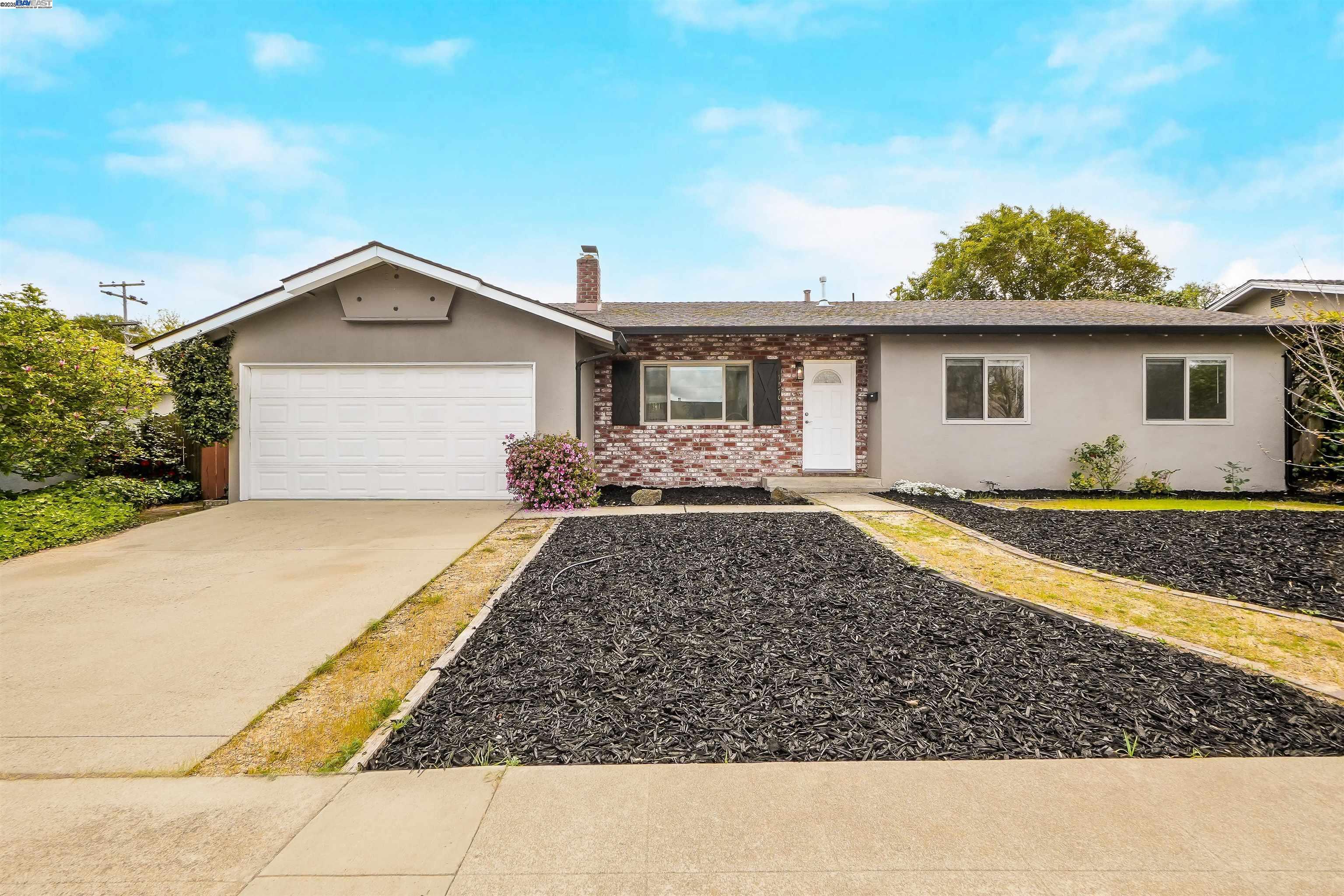 Property Photo: 7570 Carlow Way CA 94568