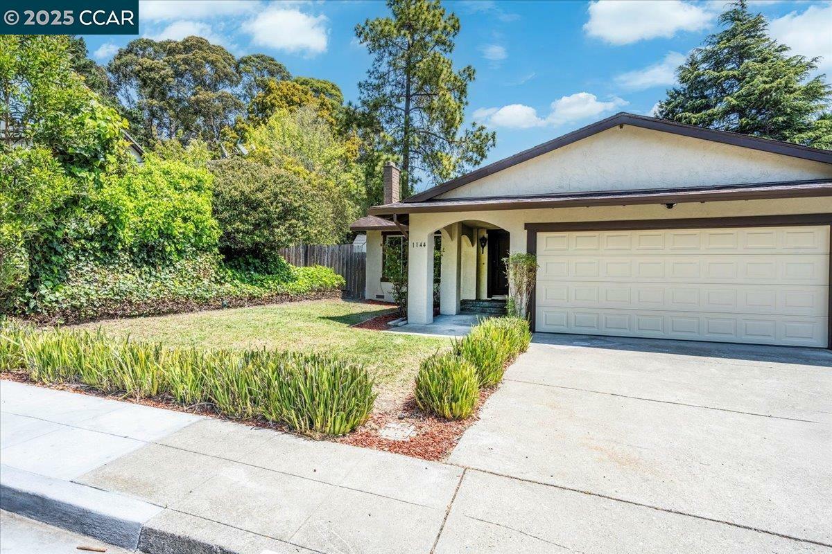 Property Photo: 1144 Parkridge Dr CA 94803
