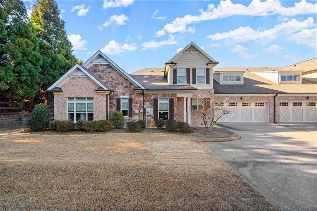 Property Photo: 2797 Middlecreek Way GA 30041