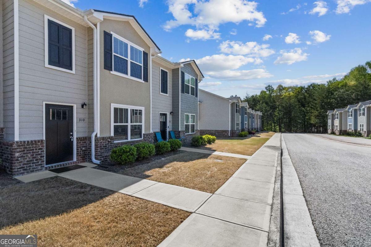 Property Photo: 310 Ashigan Street GA 30291