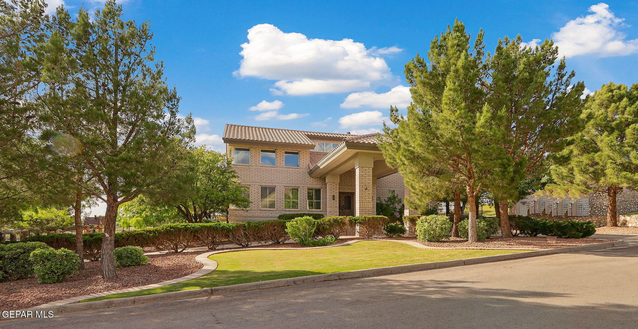 Property Photo: 909 Singing Hills Drive TX 79912