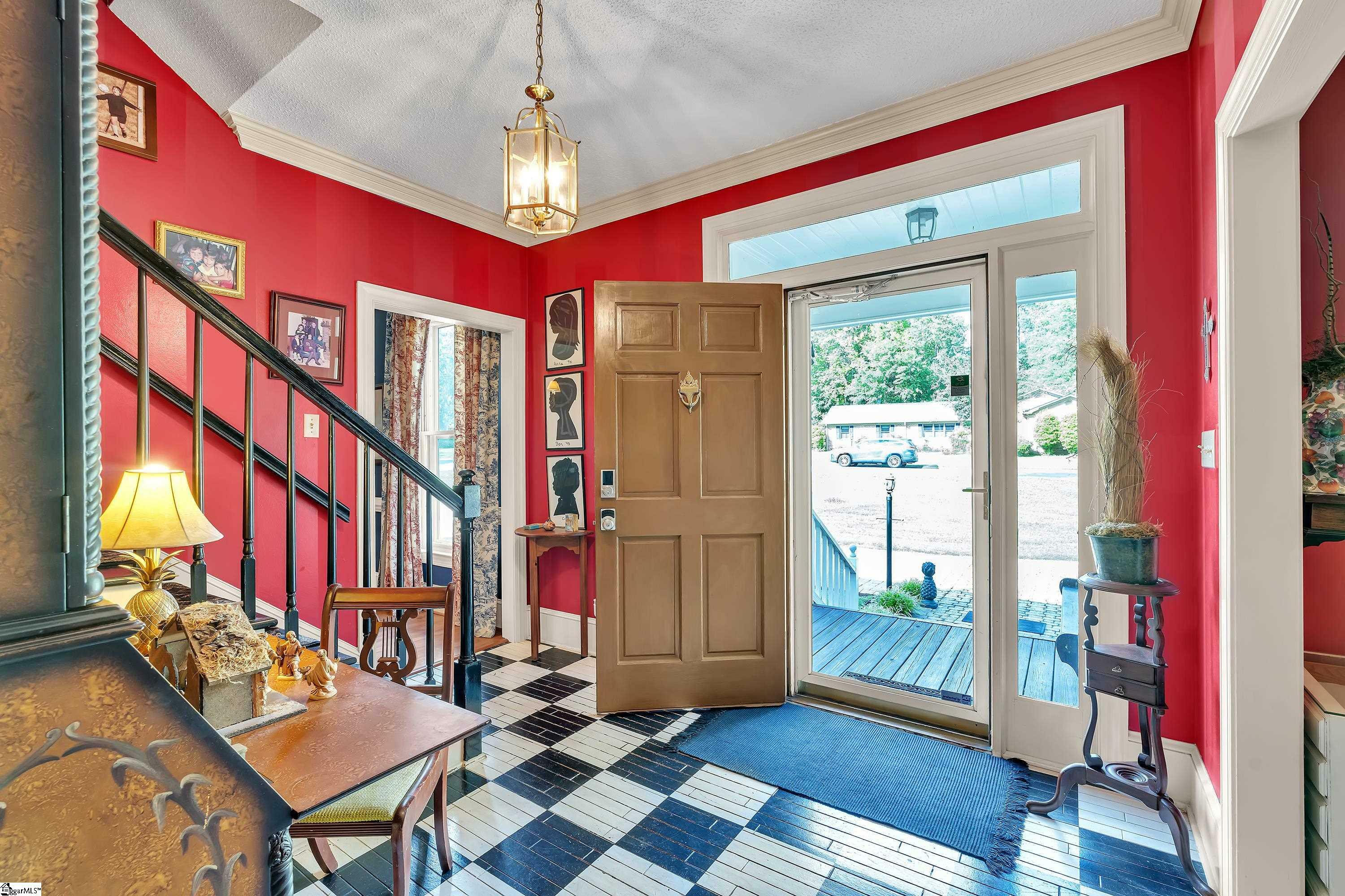 Property Photo: 202 Fernbrook Circle SC 29307