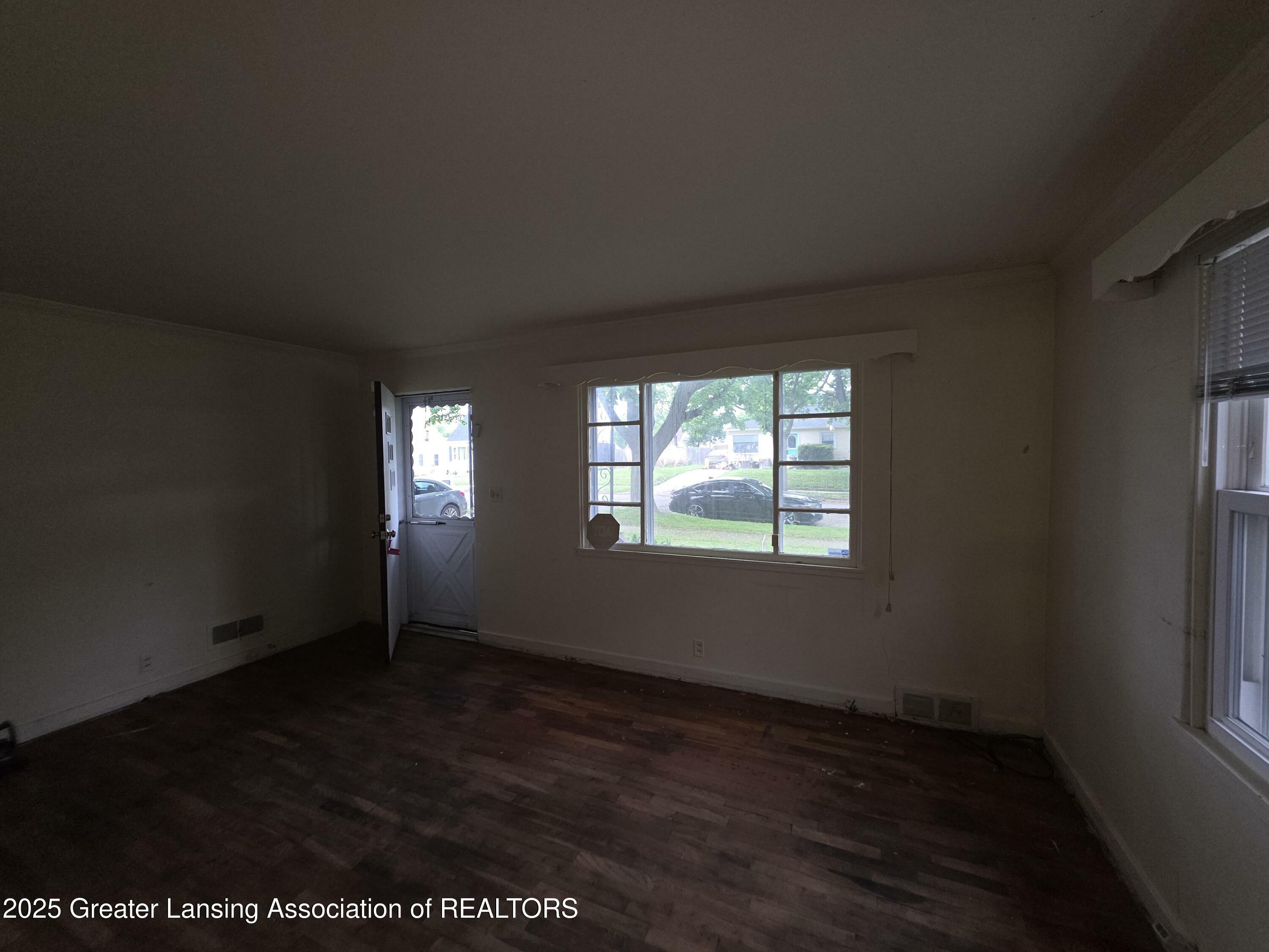 Property Photo: 526 Fenton Street MI 48910