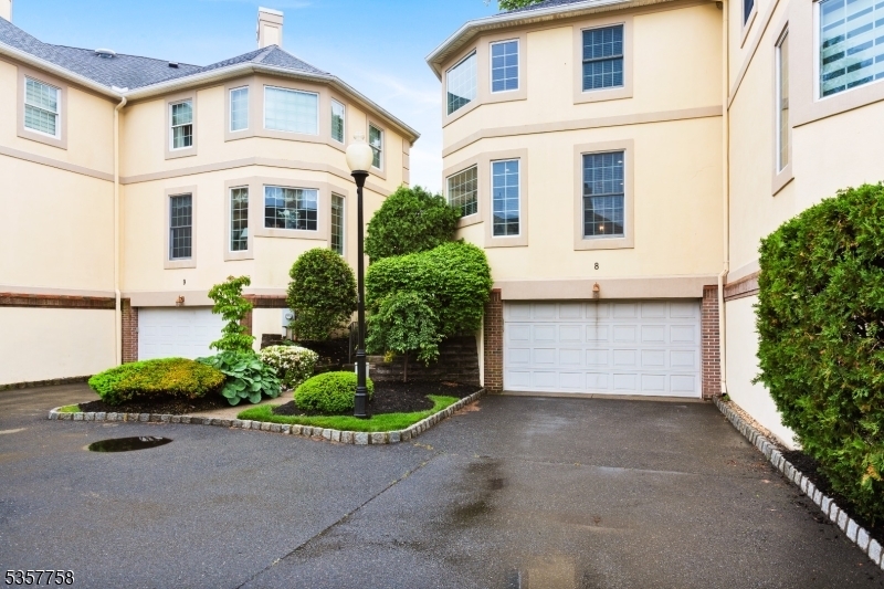 Property Photo: 8 Sevell Cir 8 NJ 07066