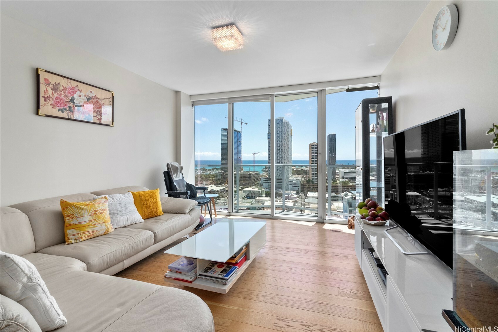 Property Photo: 888 Kapiolani Boulevard 2108 HI 96813