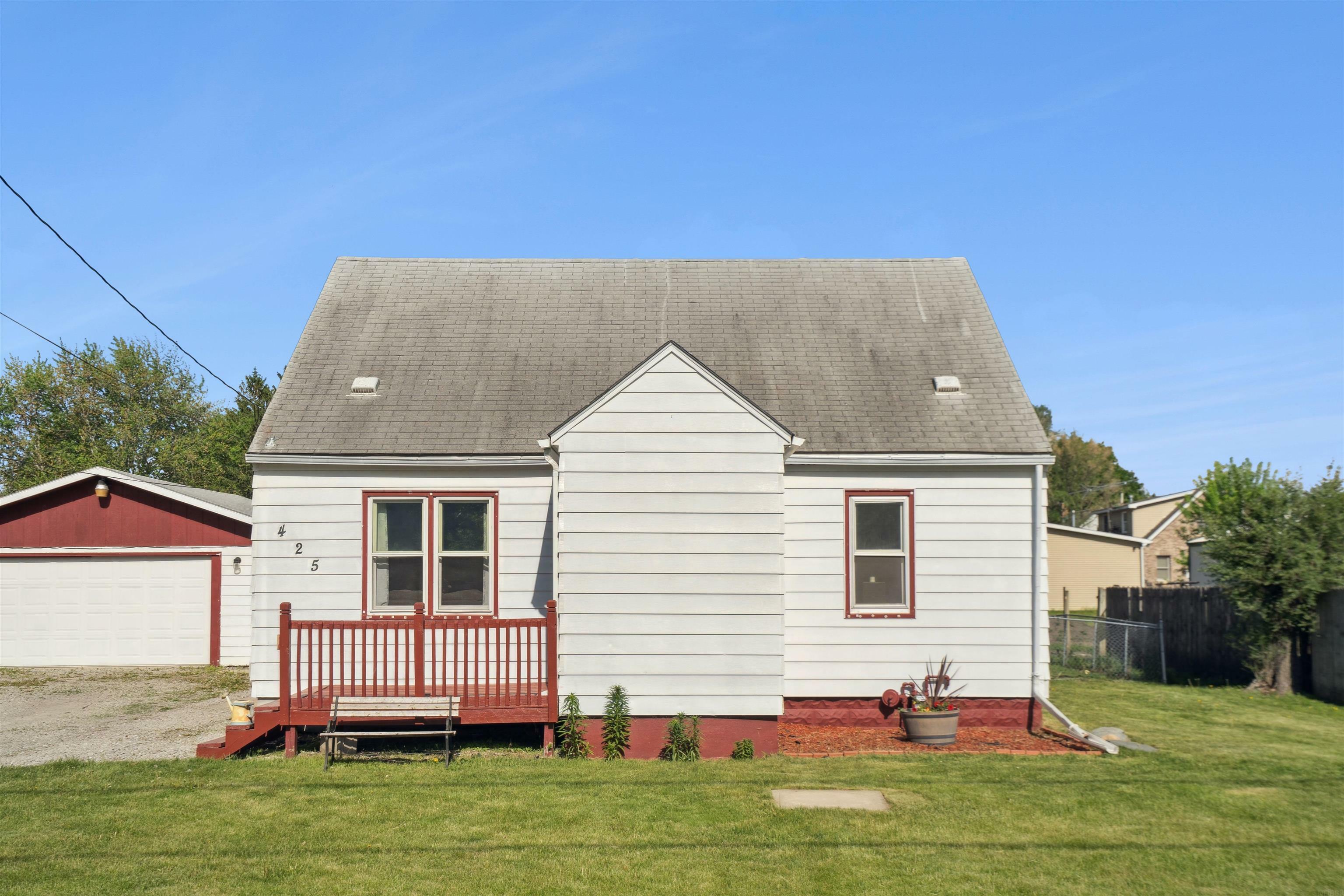 Property Photo: 425 S Evans Road IA 50707