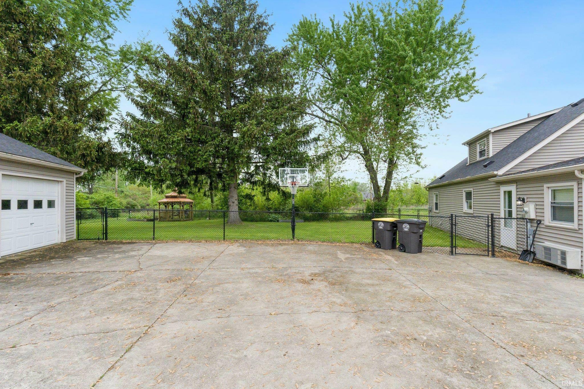 Property Photo: 5325 Crandon Lane IN 46804-5805