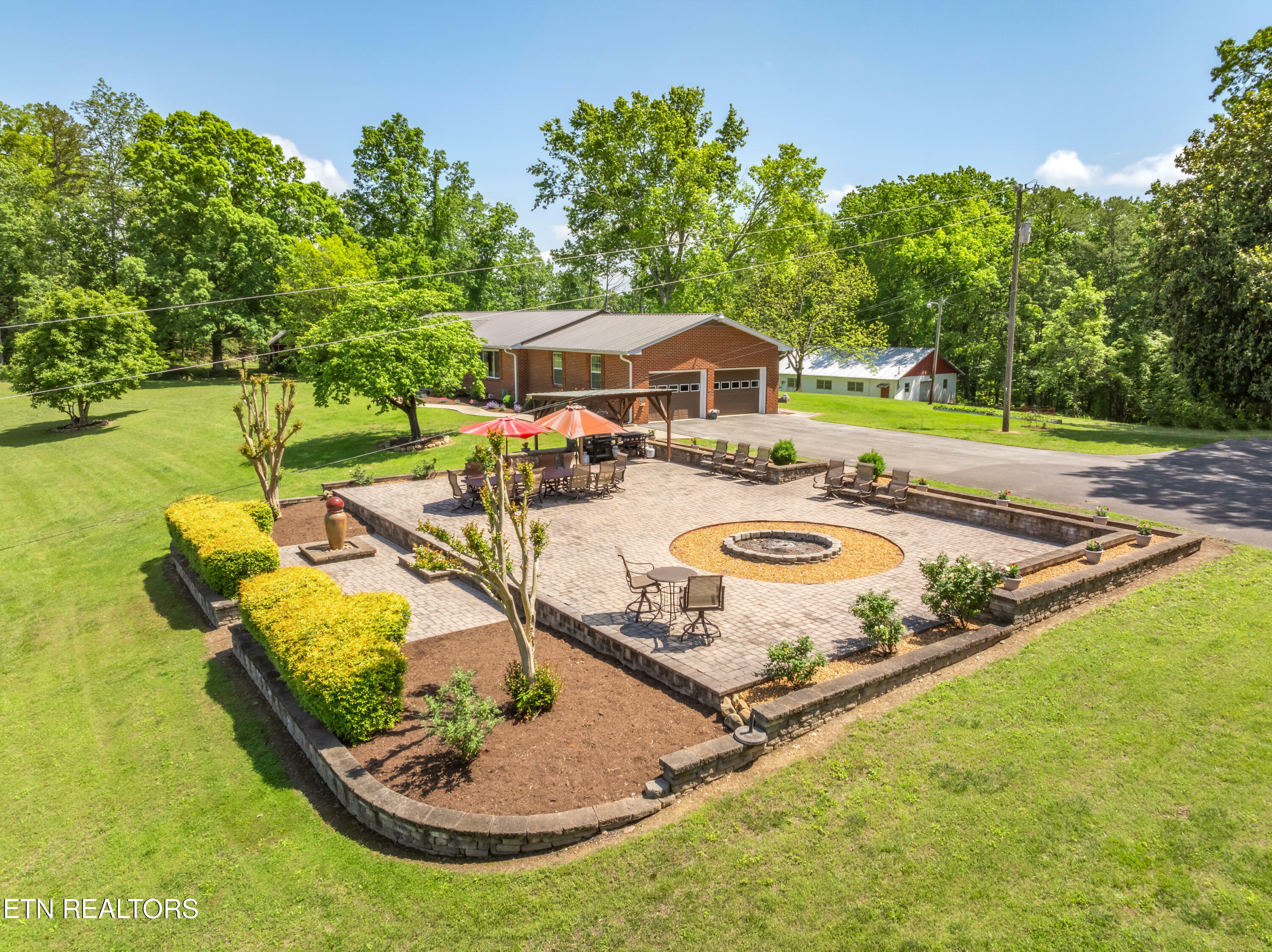 Property Photo: 2948 Kingston Hwy TN 37763