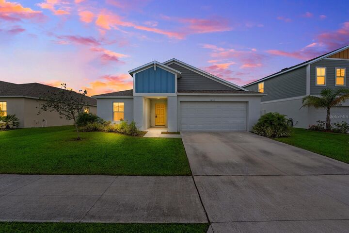 Property Photo: 5933 Slate Rock Drive FL 33811