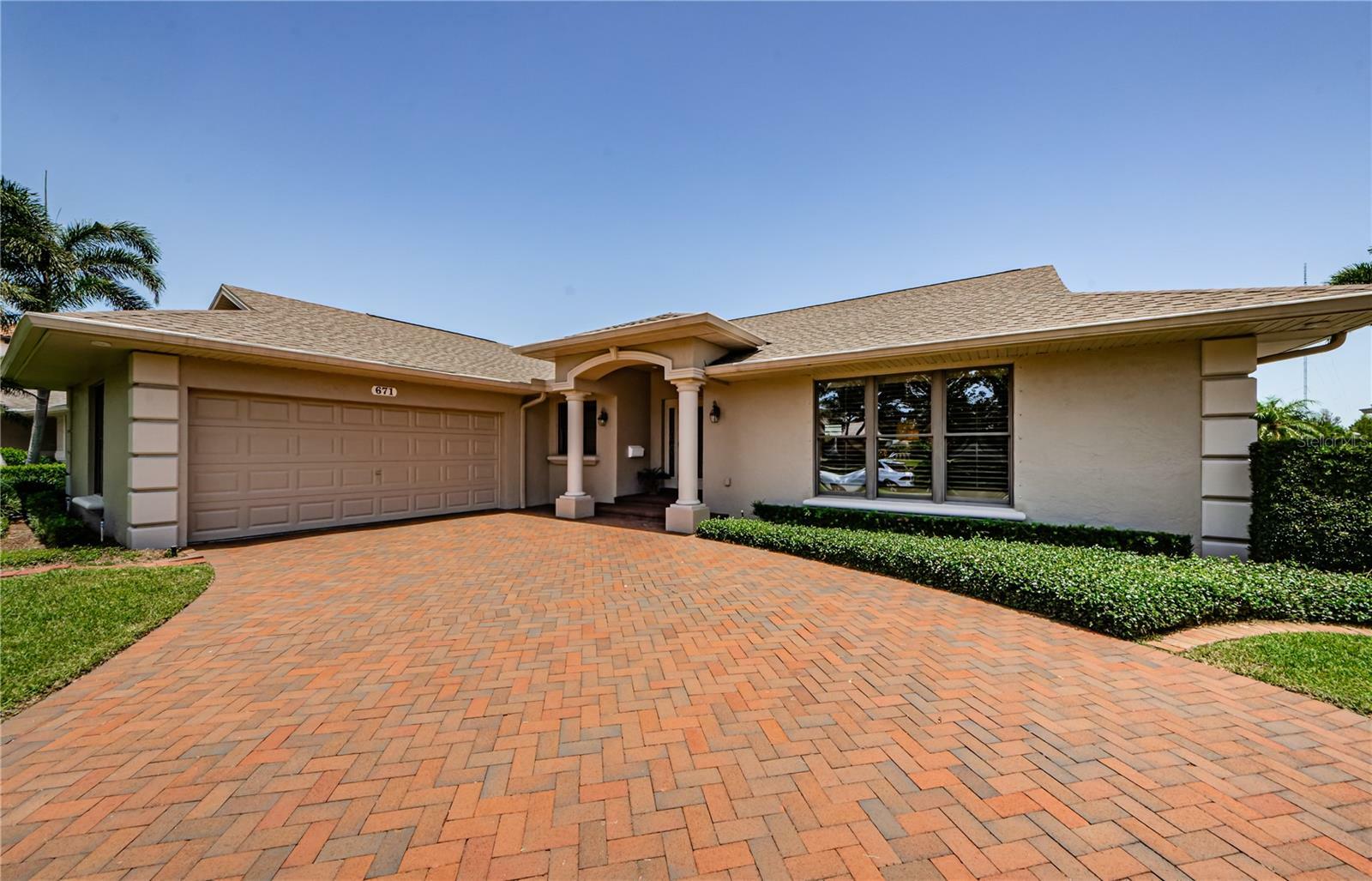 Property Photo: 671 Tallahassee Drive NE FL 33702
