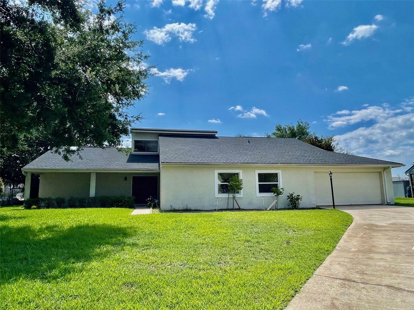 Property Photo: 7200 Green Pine Court FL 32819