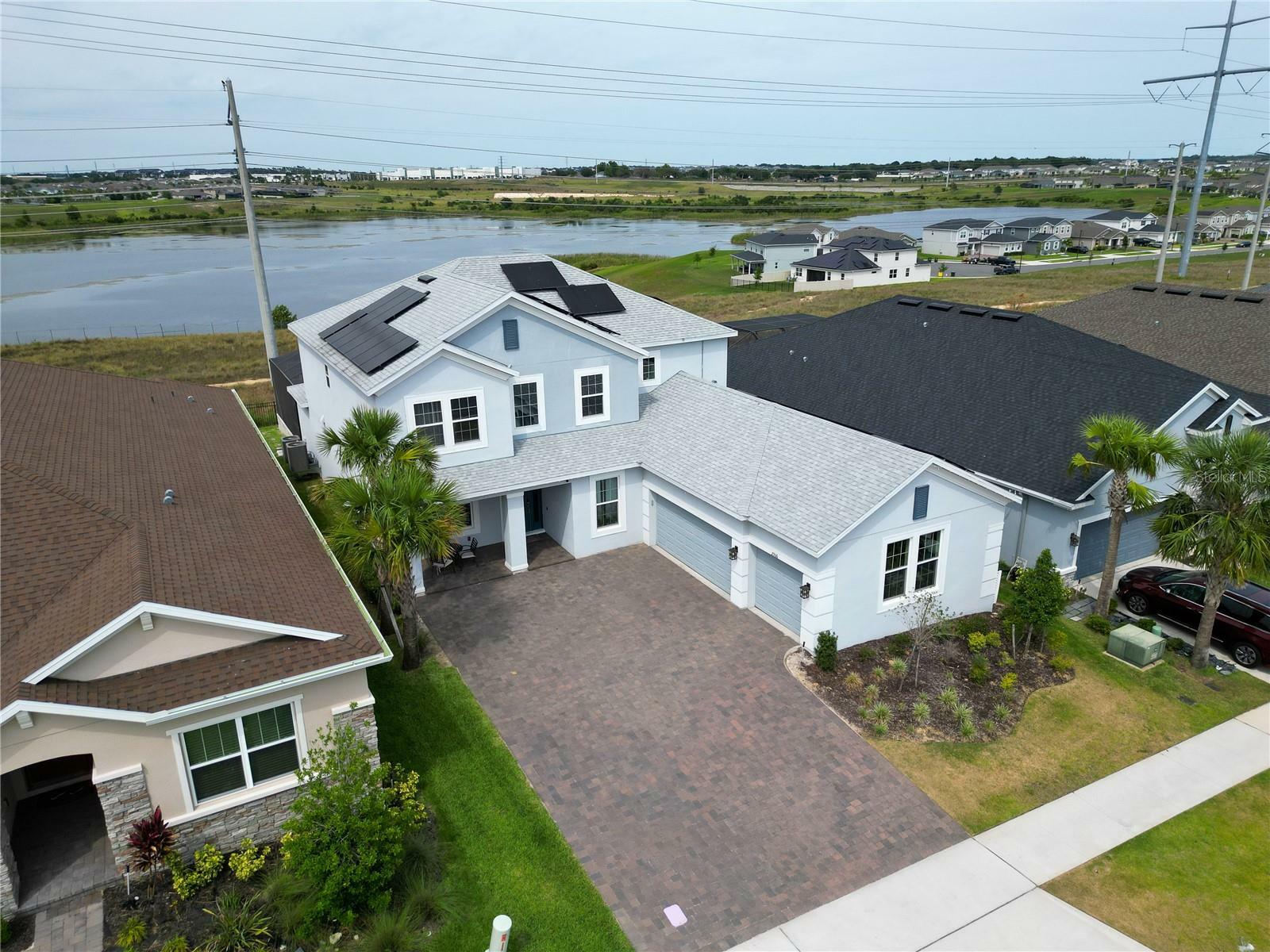 Property Photo: 2926 Crest Wave Drive FL 34711