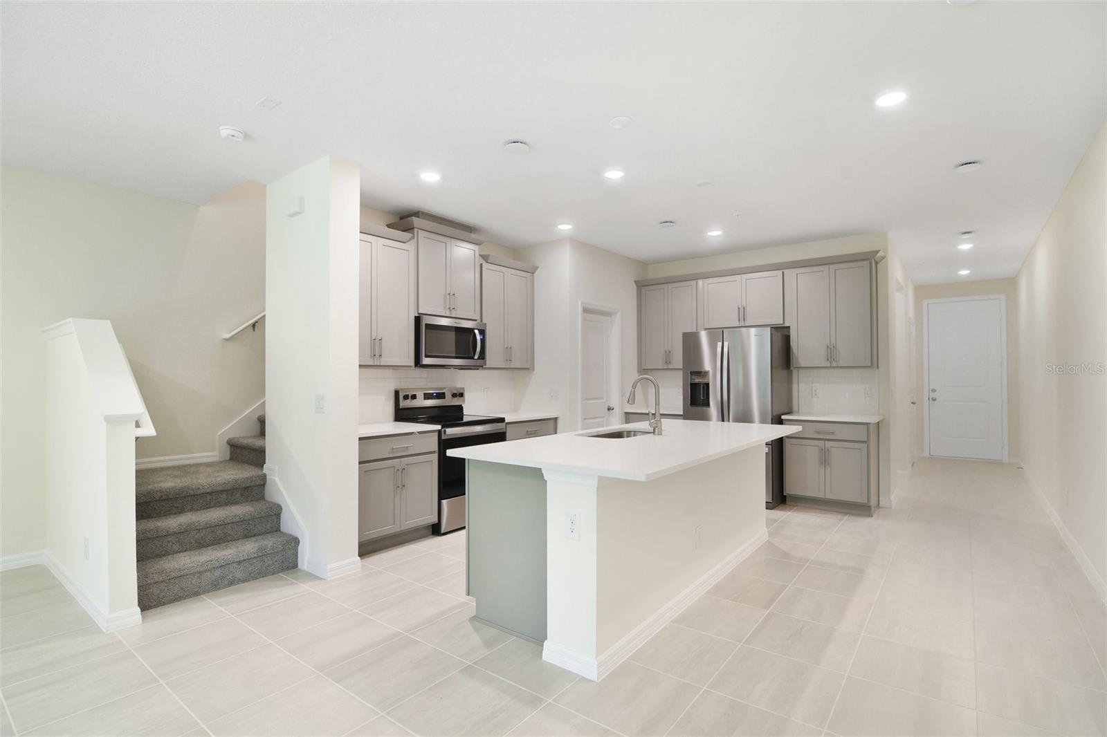 Property Photo: 560 Southern Edge Way FL 32771