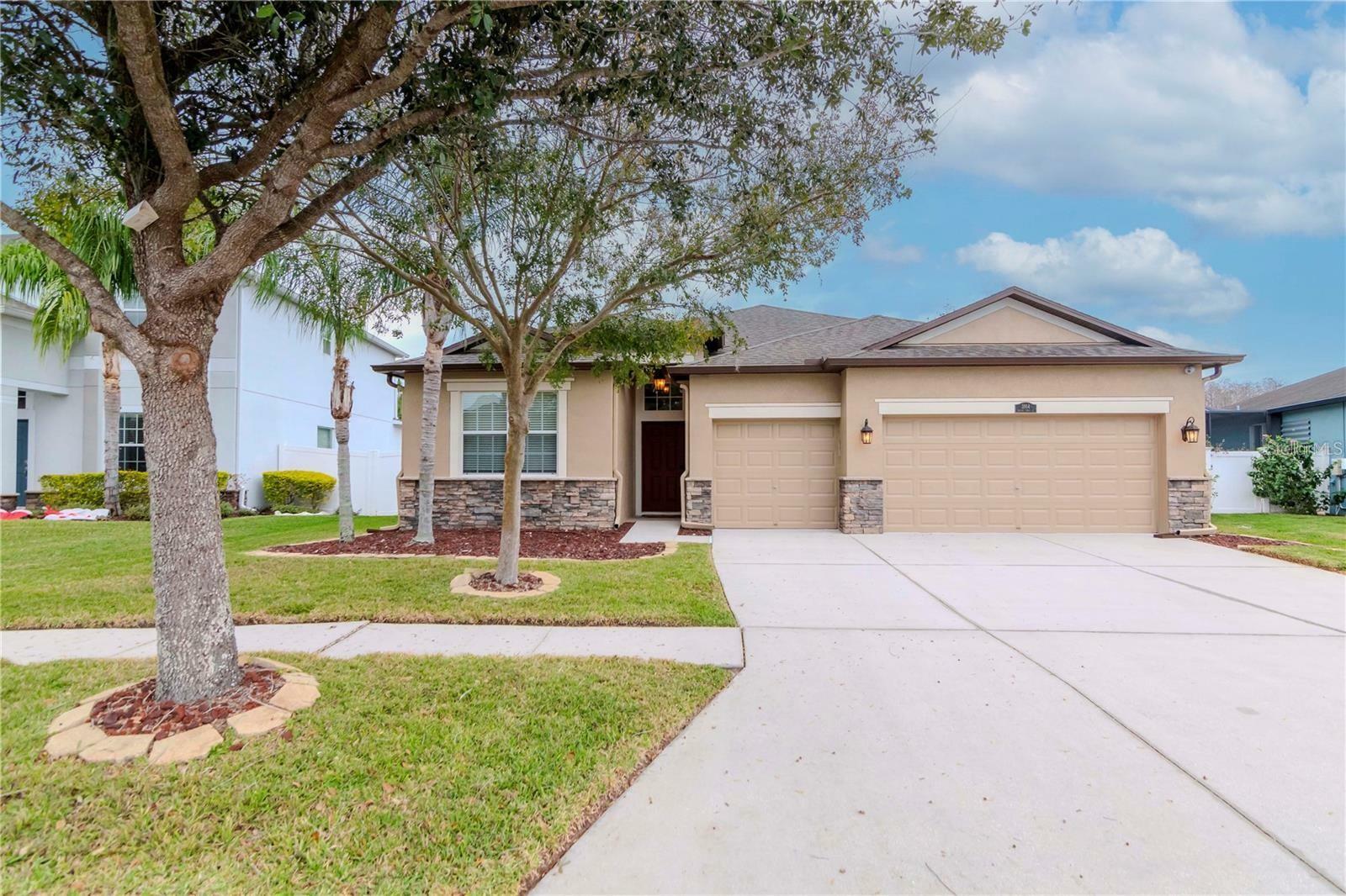 3914 Round Table Court  Land O Lakes FL 34638 photo