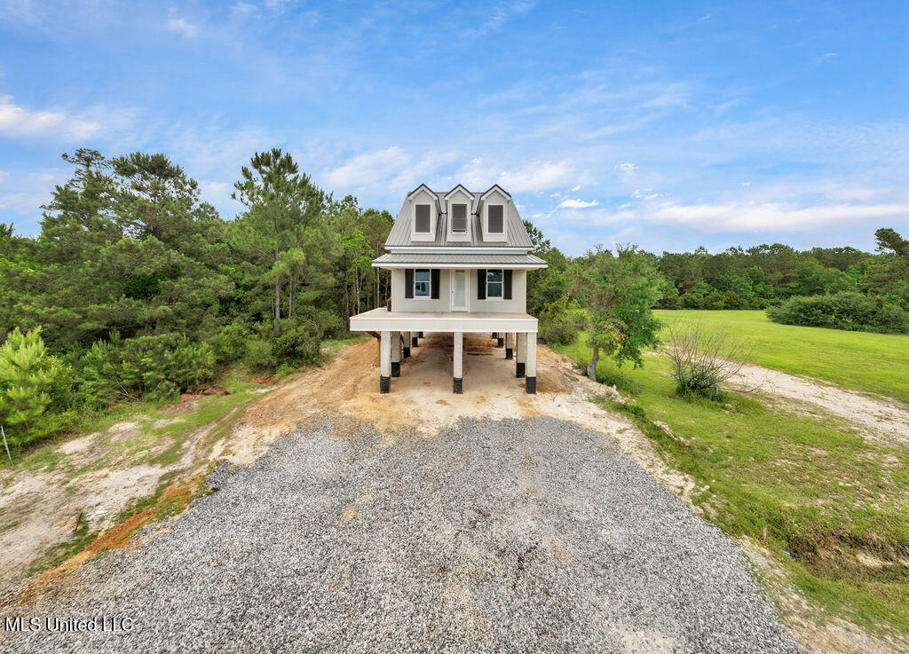 Property Photo: 200 Farrar Lane MS 39576
