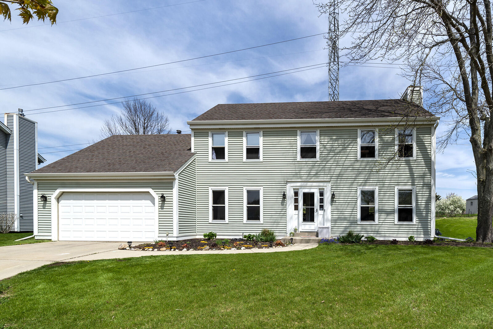 Property Photo:  2018 Inverness Dr  WI 53186