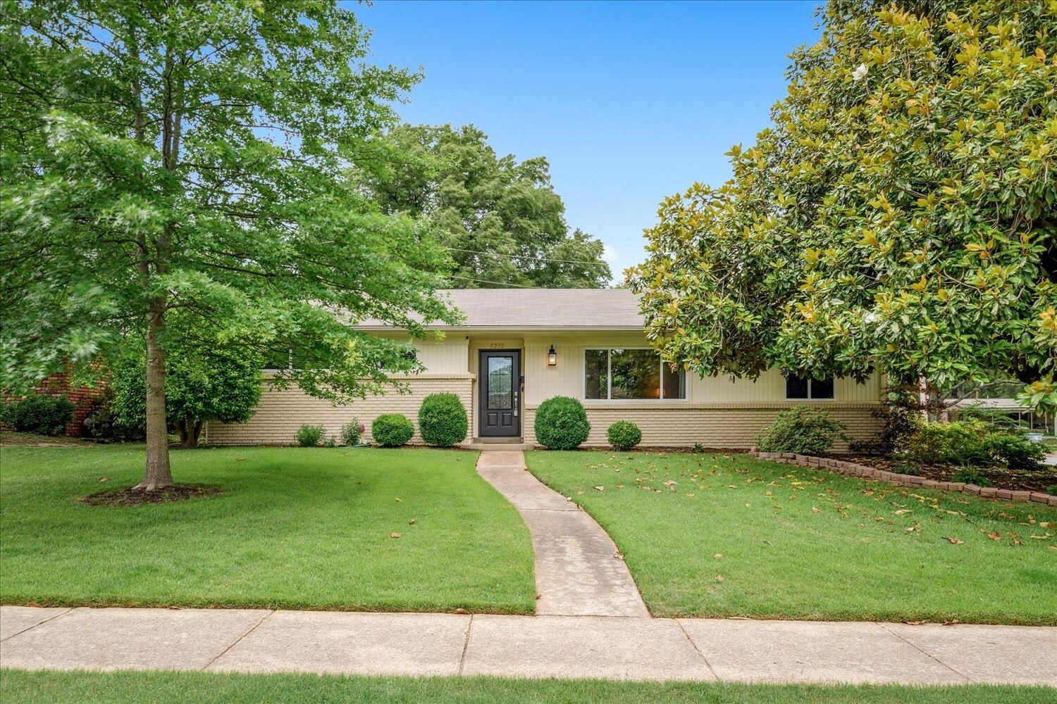 Property Photo: 5292 Seneca Ave TN 38117