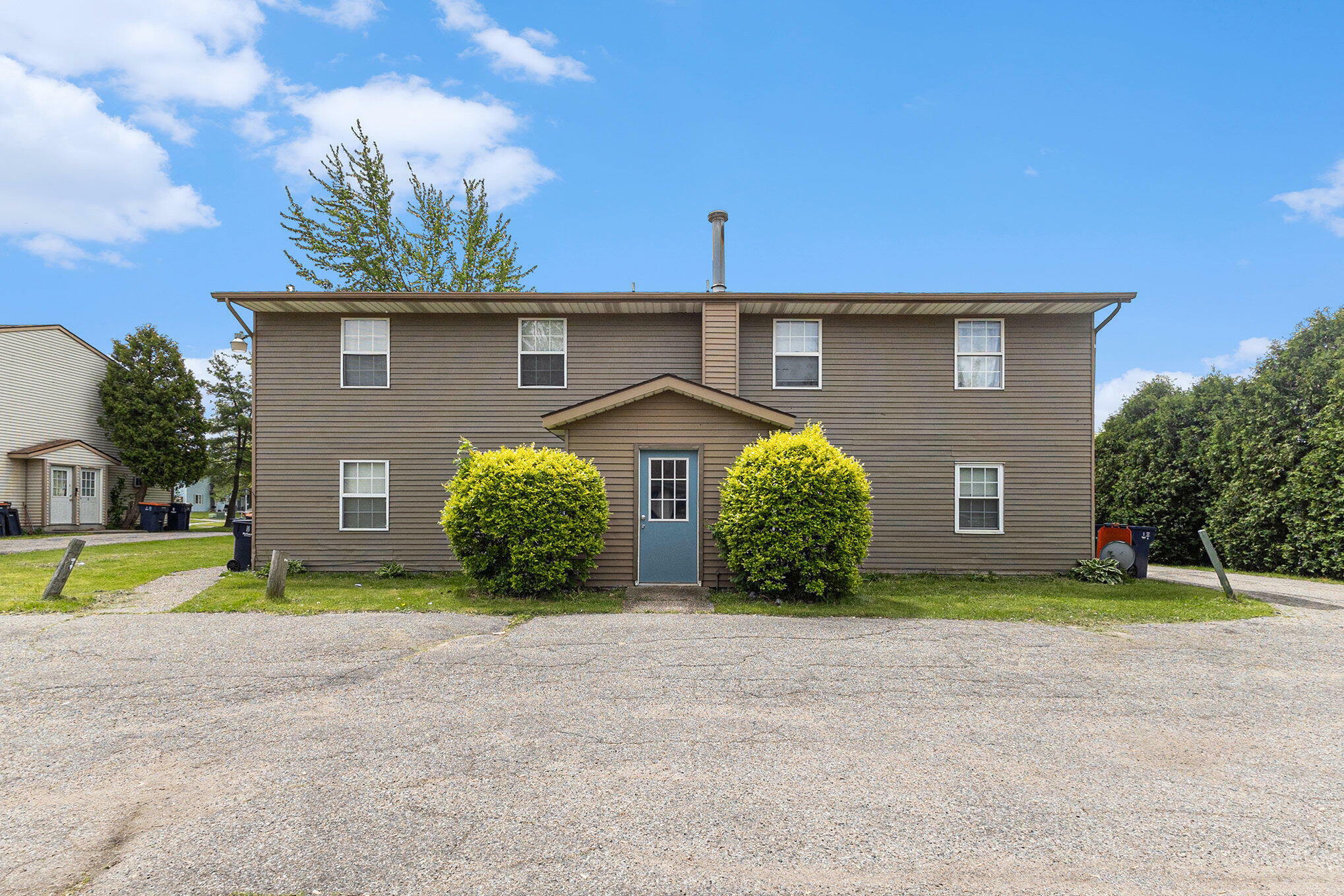 Property Photo: 399 Stratford Way MI 49423