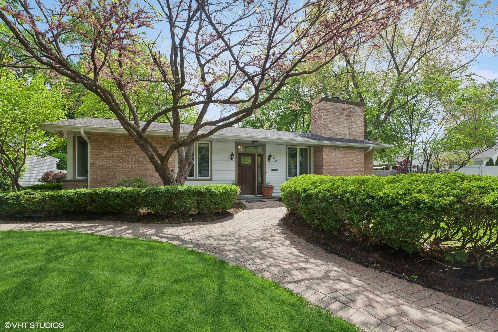 25 S Lincoln Avenue  Geneva IL 60134 photo