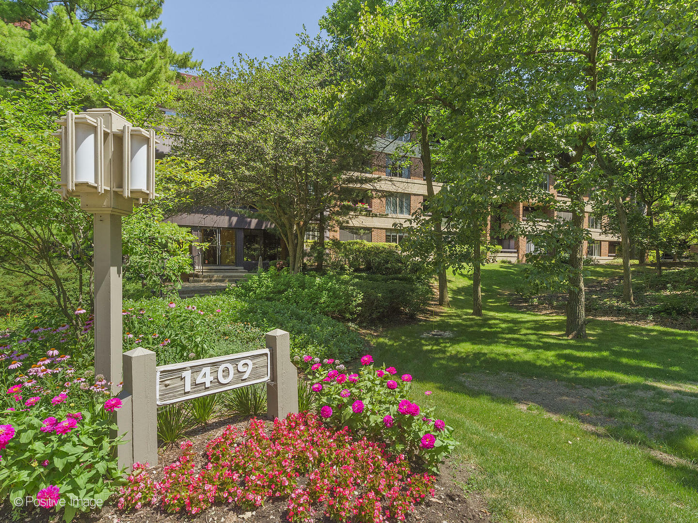 1409 Burr Oak Road 109A  Hinsdale IL 60521 photo