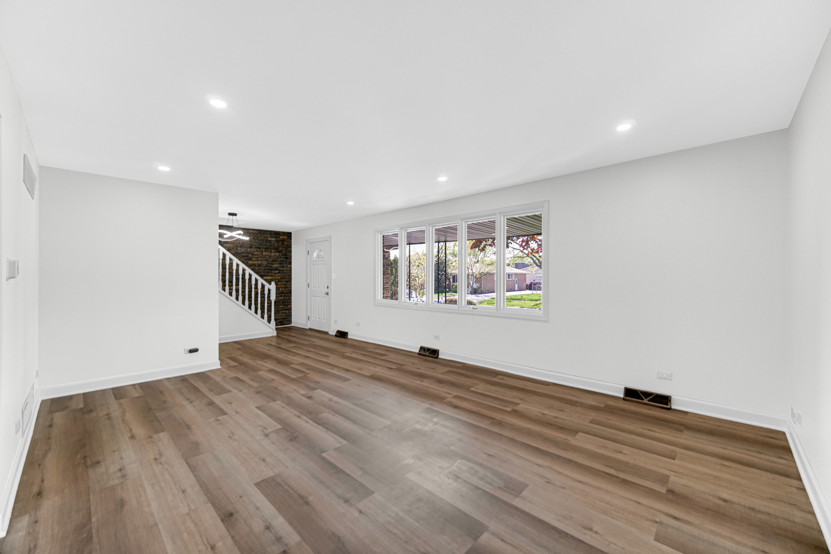 Property Photo: 10751 S Nashville Avenue IL 60482