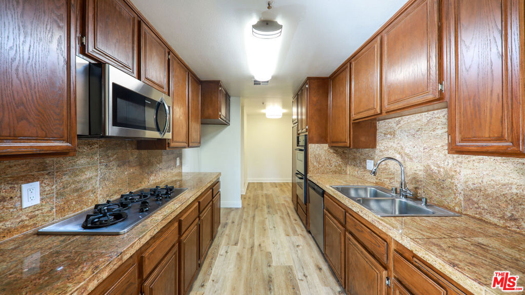 Property Photo:  1508 Veteran Avenue 102  CA 90024 