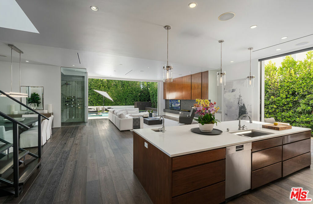 Property Photo: 128 S Almont Drive CA 90048