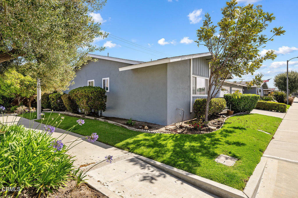 Property Photo:  203 E Garden Green  CA 93041 