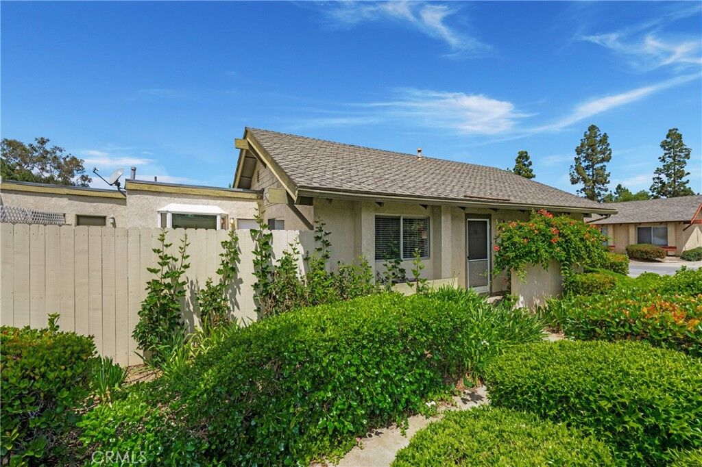 Property Photo: 22986 Caminito Regalo 92 CA 92653