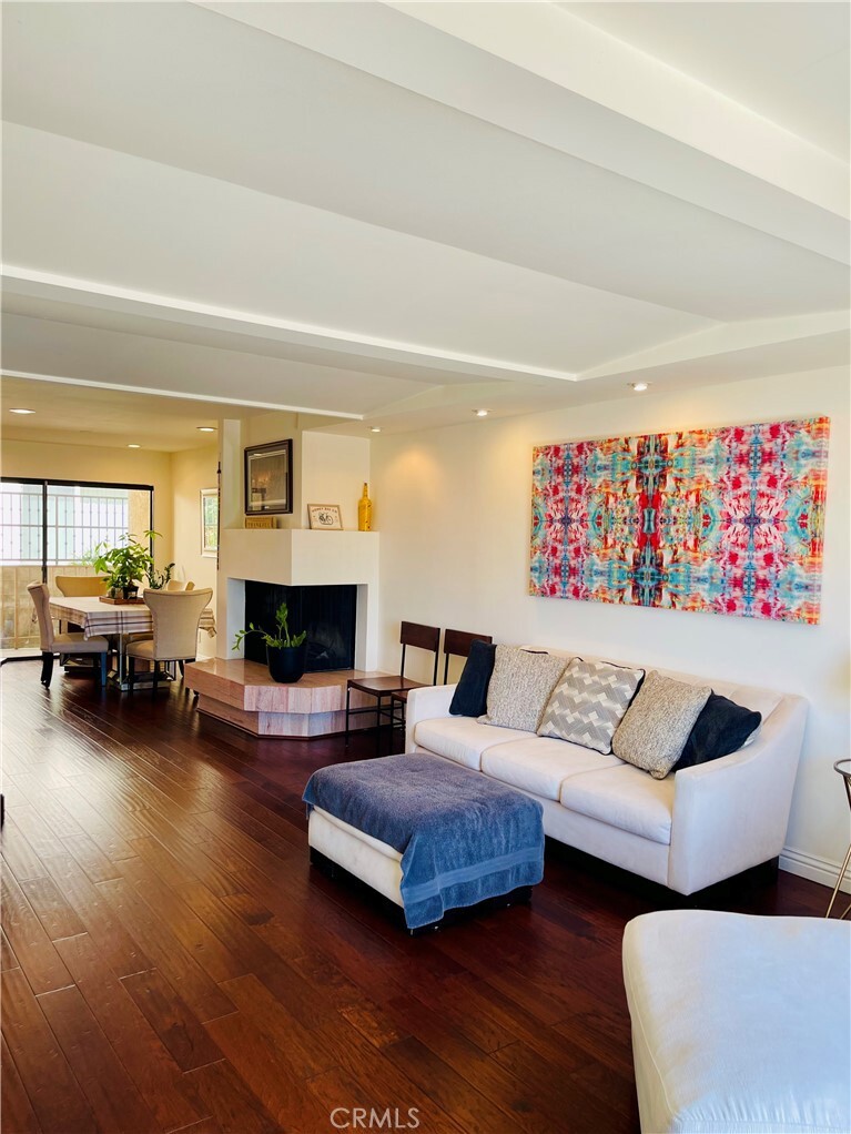 Property Photo:  227 E Burbank Boulevard E  CA 91502 