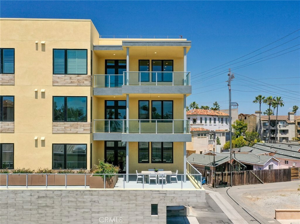414 Main 200  Huntington Beach CA 92648 photo