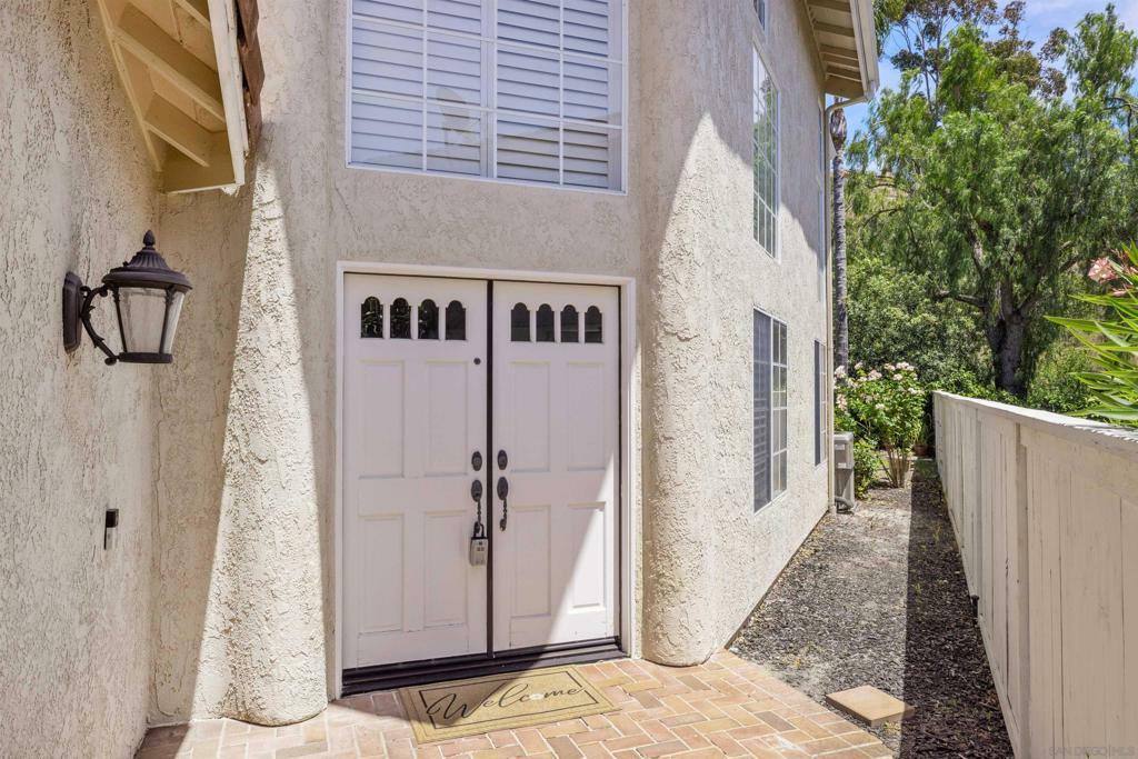 Property Photo: 11389 Via Playa De Cortes CA 92124