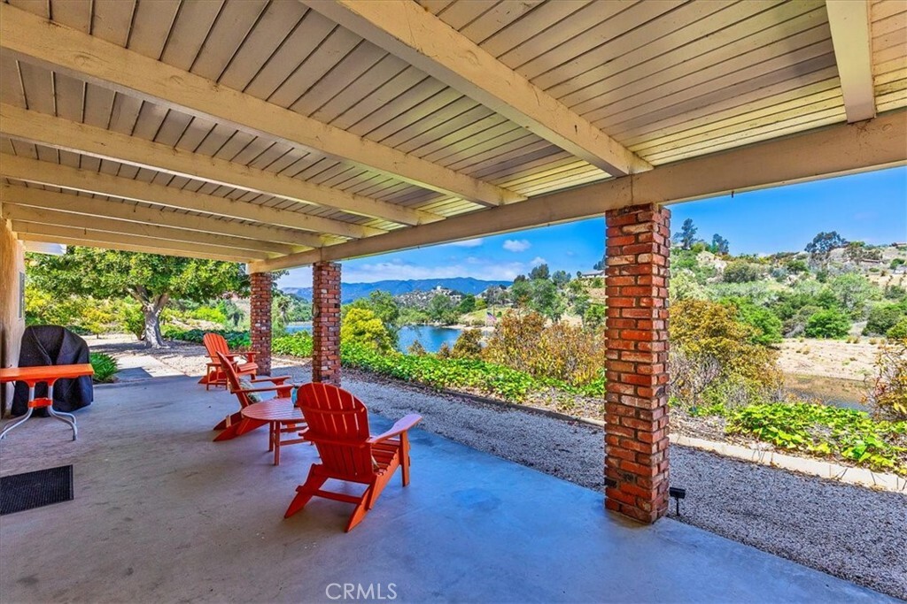 40057 S Shore Road  Fallbrook CA 92028 photo