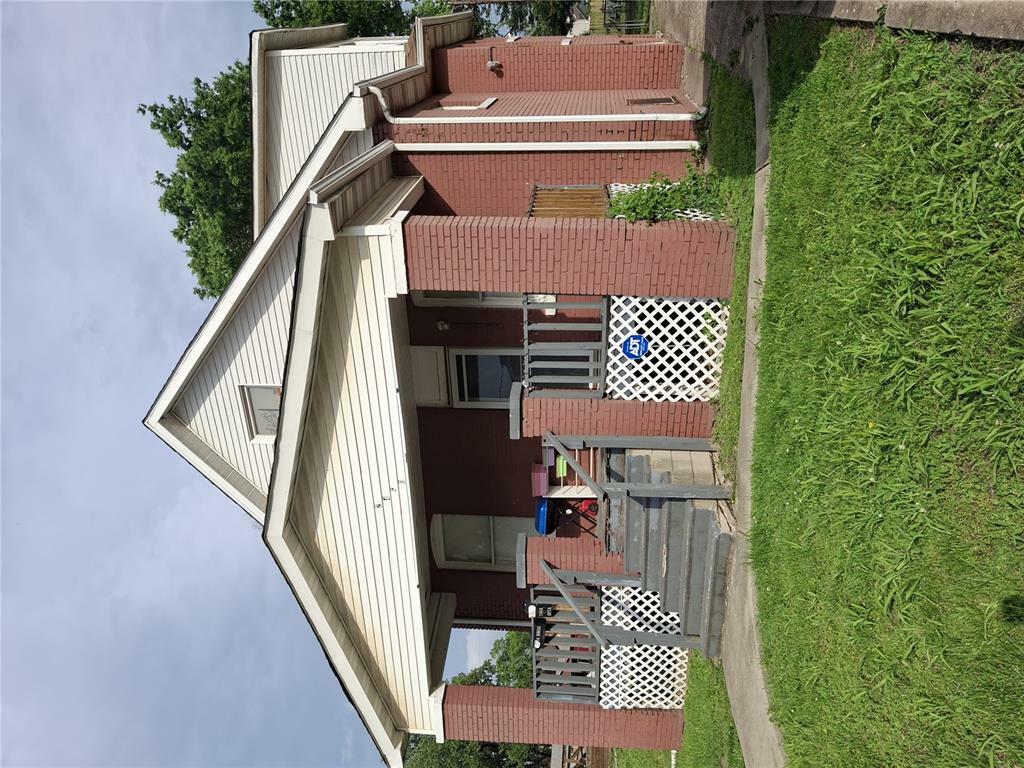 Property Photo: 2450 Iowa Street IL 62040