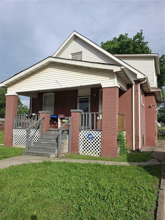 Property Photo: 2450 Iowa Street IL 62040
