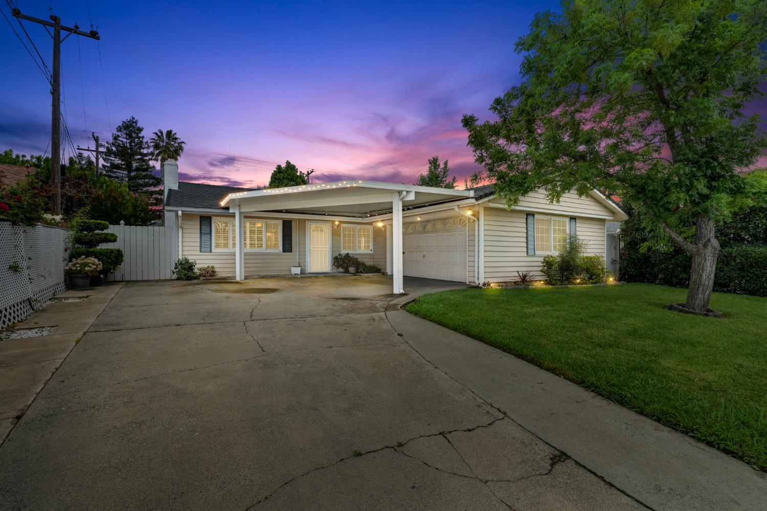 Property Photo: 2744 Dorine Way CA 95833