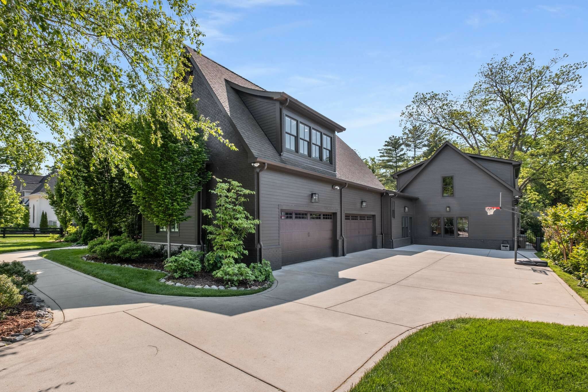 Property Photo:  4613 Chalmers Dr  TN 37215 