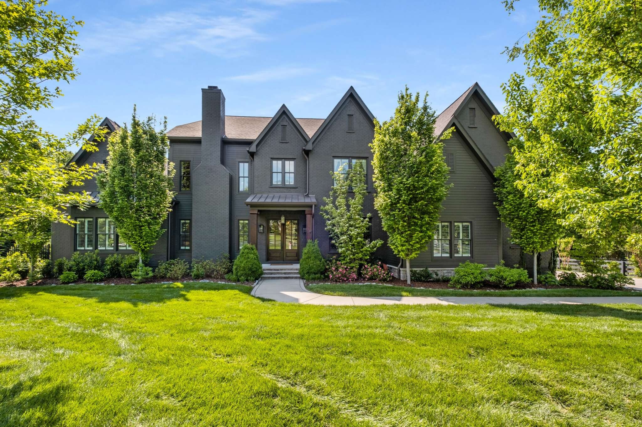 Property Photo: 4613 Chalmers Dr TN 37215